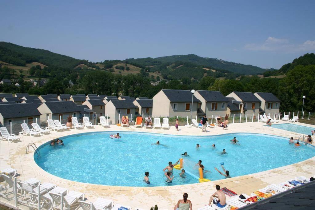 T 2 Dans Village Vacances 3 *** A Saint Geniez 2 Piscines Chauffee Pierrefiche  Luaran gambar