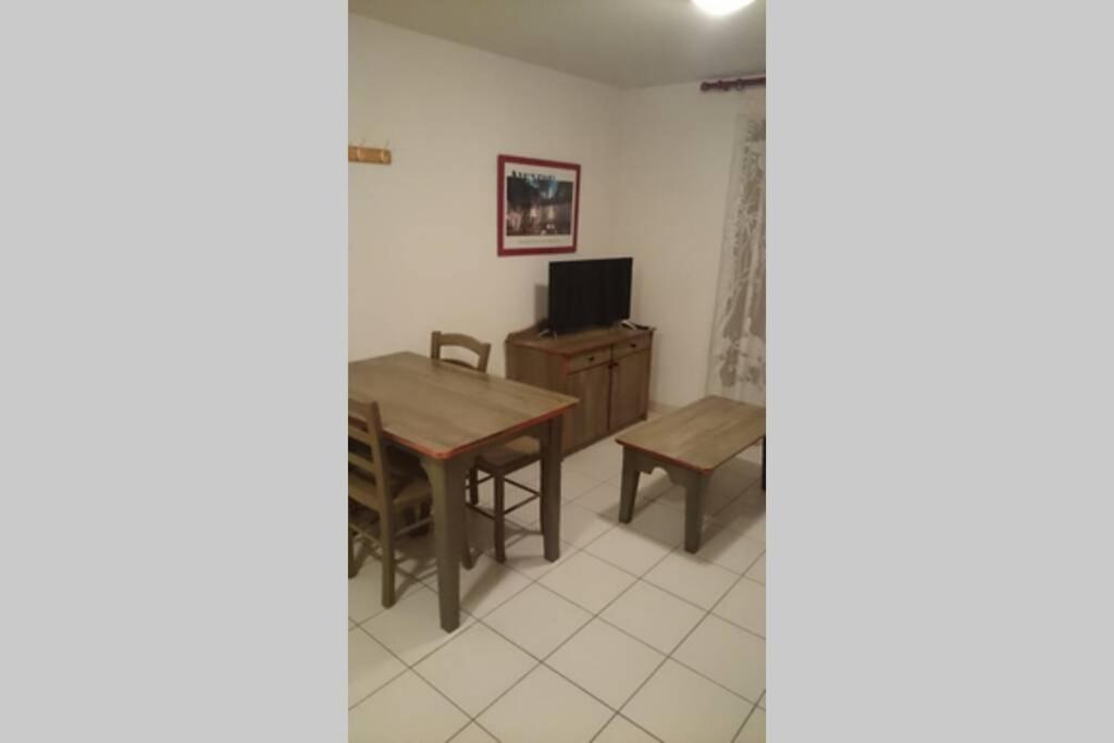 T 2 Dans Village Vacances 3 *** A Saint Geniez 2 Piscines Chauffee Pierrefiche  Luaran gambar